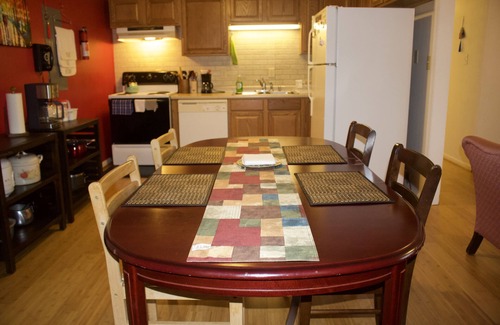 Greenwood Cottage | Isolated cottage with good view close to many winery and Brewers.