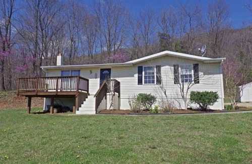 Greenwood Cottage | Isolated cottage with good view close to many winery and Brewers.