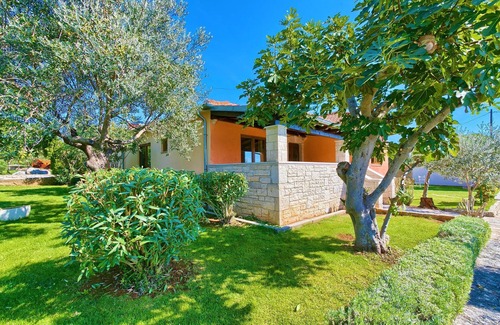 Fazana House | * ISOLATED HOUSE, HUGE GARDEN, FANTASTIC SEA VIEW *