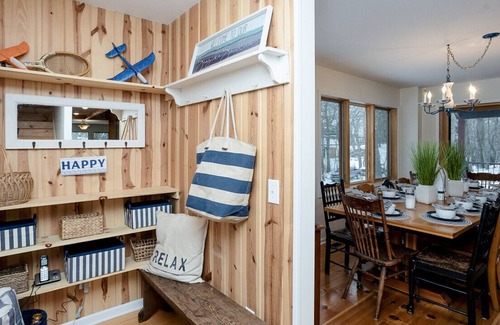 Michiana House | Israel · Lake View Escape