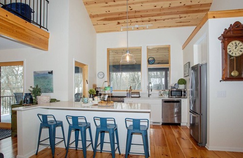 Michiana House | Israel · Lake View Escape