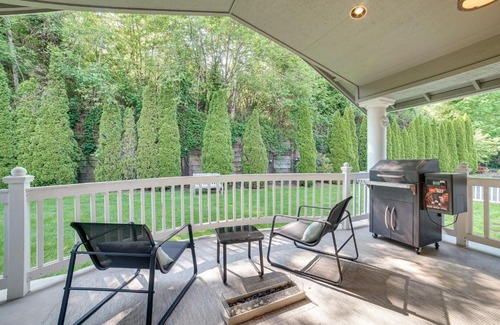 Issaquah House | Issaquah Retreat Near Lake Sammamish State Park!