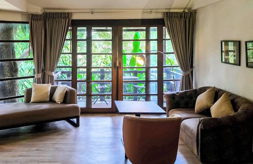 Mittaphap Hotel | Issara Boutique Winery Hotel