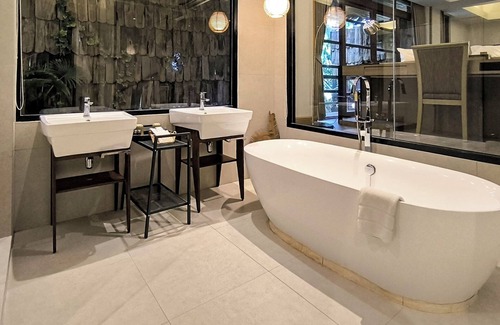 Mittaphap Hotel | Issara Boutique Winery Hotel