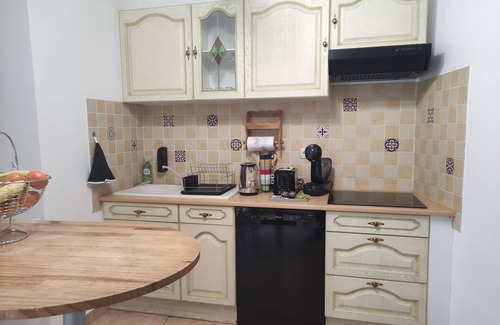 Issoudun Apartment | ★ISSOUDUN CENTRE ★WIFI GRATUIT ★TERASSE PRIVATIVE ★ 6 PERSONNES