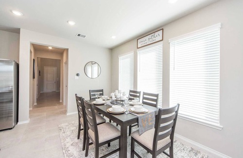 Sugar Land House | Ist Floor BR｜Newly Renovated 4B｜Workspace｜Lake View｜Lush Backyard #42282