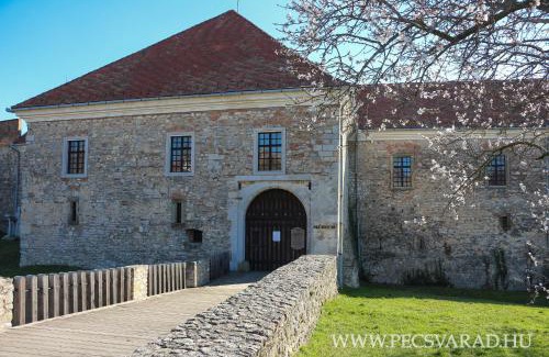 Pecsvarad Hotel | István Király Szálló