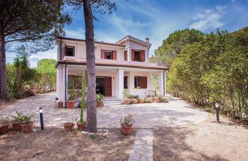 Cala Liberotto Apartment | PINE CONE DIRECT ACCESS TO THE BEACH (NO WIFI) CIN IT091063C2000S5156