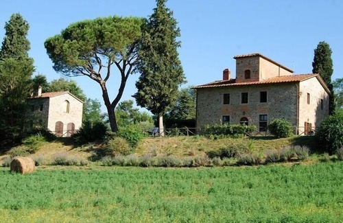 Terranuova Bracciolini Villa | Charming Tuscany Country House with private pool, barbecue & table tennis