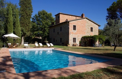 Terranuova Bracciolini Villa | Charming Tuscany Country House with private pool, barbecue & table tennis