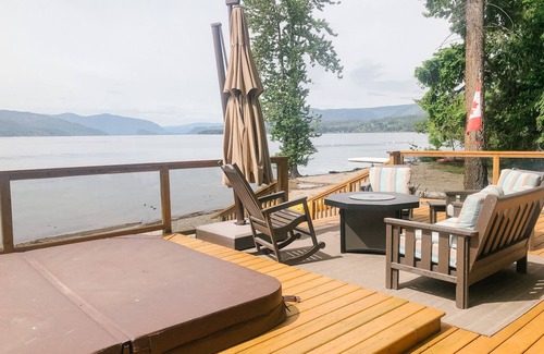 Magna bay Cottage | It doesn’t get any better than this! Breathtaking waterfront property & views.