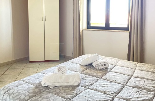 Le Castella Apartment | Le Castella Home 9-Apartment-Family-Private Bathroom-Patio