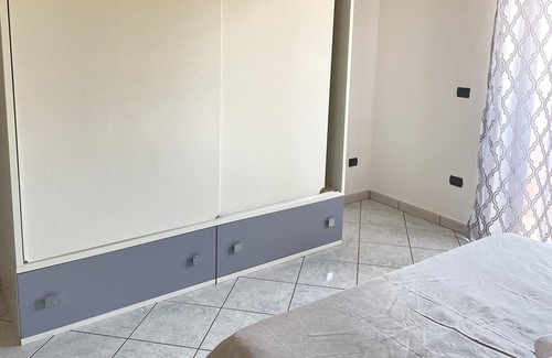 Le Castella Apartment | Le Castella Home 6-Apartment-Private Bathroom-Terrace