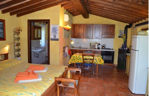 Alberoro Other | romantic cottage with pool