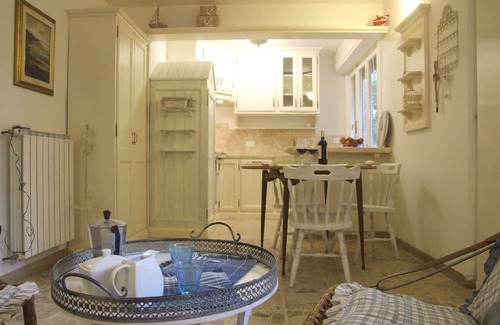 Marina di Castagneto Carducci Apartment | Cosy apartment for 4 guests with WIFI, TV and parking