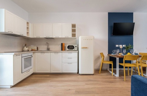 Marina di Pisa Apartment | Taro's Blue Sea Apartment by Pleiades Home