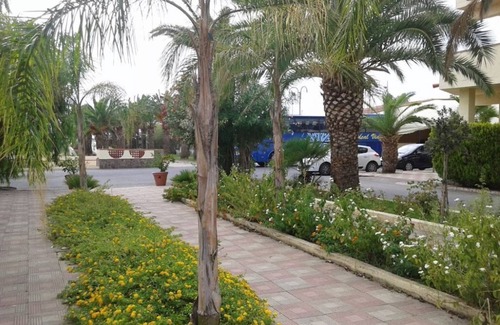 Santa Maria del Cedro House | Bungalows surrounded by greenery a stone's throw from the sea