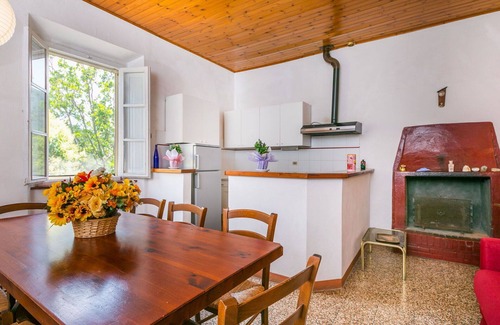 Rosignano Marittimo Villa | Nice apartment in villa for 17 guests with pool, TV, pets allowed and parking