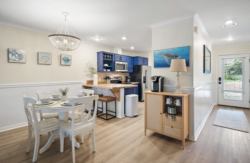 Sunnyside House | It's a Shore Bet @ Laguna Beach | 3 Min Walk to Beach | Pet Friendly | Fenced Yard | Sleeps 6