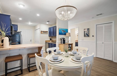 Sunnyside House | It's a Shore Bet @ Laguna Beach | 3 Min Walk to Beach | Pet Friendly | Fenced Yard | Sleeps 6
