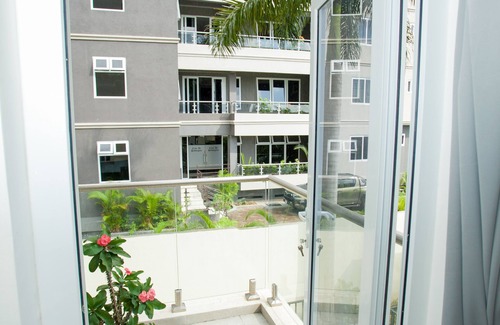 Jack's Hill Apartment | It's an Experience (IAE)Homes :Luxury Apt close to all the hot spots in Kingston