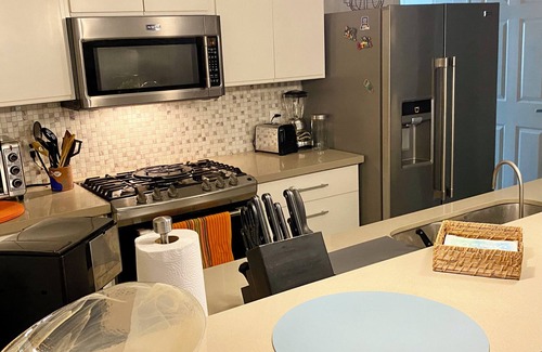 Colonia Centro Condo | It's Casa Sea-esta time! Escape to this 3-bdrm condo, one block from the ocean.