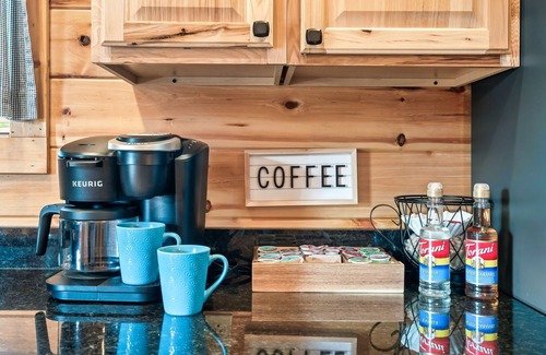 Sevierville Cabin | It's Fall, Y'all! Log Cabin with 2 King Suites, Hot Tub & Game Room