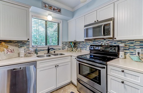 Fernandina Beach Condo | It's Island Time! Updated and Relaxing 2 Bed/2Bath Beach Getaway