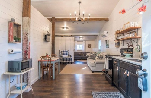 Harrodsburg House | It's rare to find a place that's both historic & one-of-a-kind