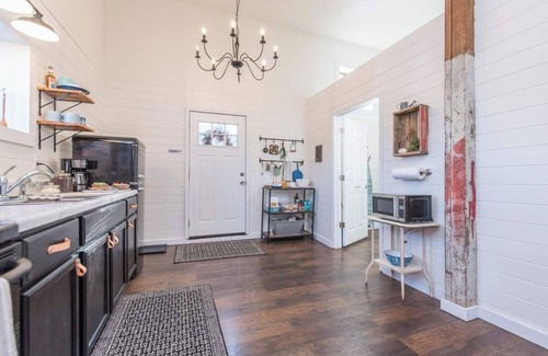 Harrodsburg House | It's rare to find a place that's both historic & one-of-a-kind