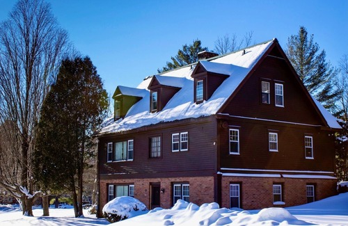 Manchester House | It's the Perfect Reunion House! Fireplace. Indoor pool. Ski. Dogs loved!
