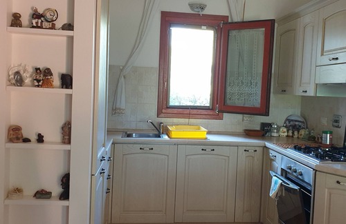 San Teodoro City Centre House | HOUSE WITH LARGE GARDEN AND GREEN MEADOW