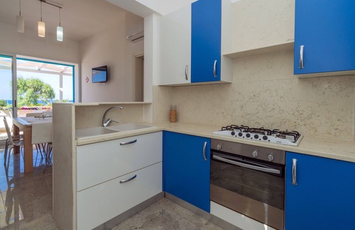 Torre San Giovanni Villa | LA MAISON BLUE MARIA SUNDAY MALAGNINO 70 meters from the SEA 2 bedrooms 2 bathrooms wi-fi