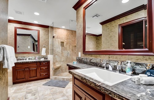 Birch Park Finger Streets House | Italian Beach House with Pool & King Bed