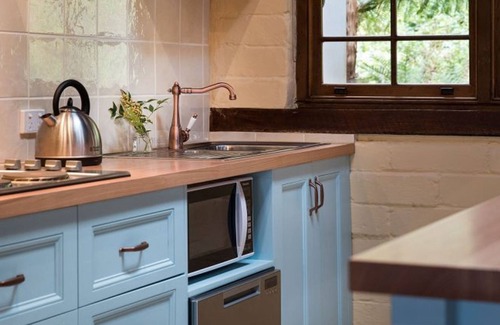 Daylesford Villa | Italian Hill Garden Villa- European-inspired retreat, stunning location