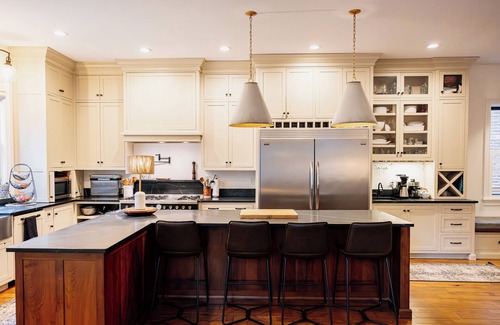 Italian Village House | Italian Vil Gem | GameRm High St .2mi Parking