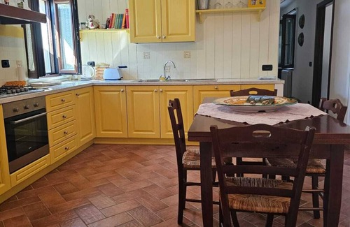 Loro Piceno Villa | Italian villa with swimming pool, 5 minutes to the town
