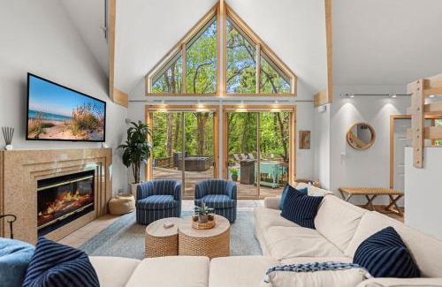 Michiana House | Its a Wonderful Life by Juniper Holiday and Home