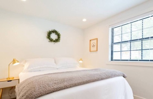 East End House | Its Back! Krall Casita - downtown private house!