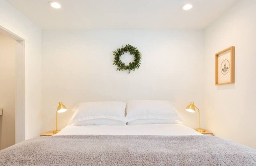 East End House | Its Back! Krall Casita - downtown private house!