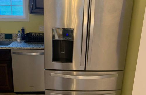 Harrisonburg House | It’s new home located in a quiet location with brand new furniture in.