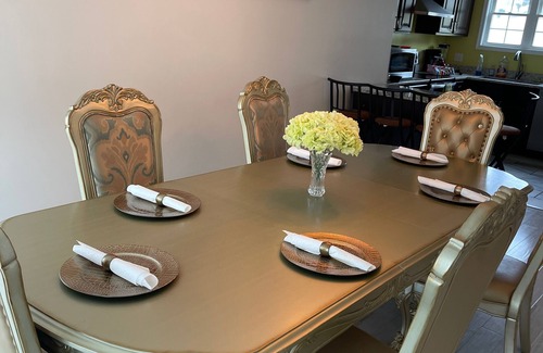 Harrisonburg House | It’s new home located in a quiet location with brand new furniture in.