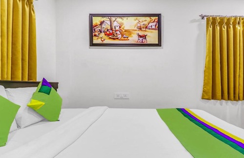 Kukatpally Housing Board Colony Hotel | Itsy By Treebo - Royal Galaxy Kukatpally
