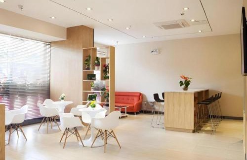 Yunyan District Hotel | IU Hotel Guiyang North Station Shibei Road