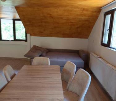 Domasnea House | Ivan's House Cornereva