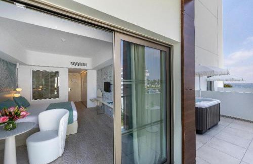 Geroskipou Hotel | Ivi Mare - Designed for Adults by Louis Hotels