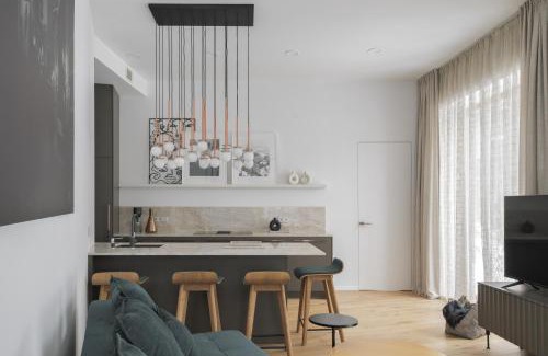 Old Town Apartment | IVIS House - Spacious Apartment with Terrace, Vilnius Old Town