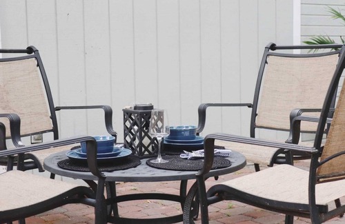 Marietta House | Ivor’s Cottage - Cozy 2BR - Game Room - Backyard - Youth Sports Accommodations
