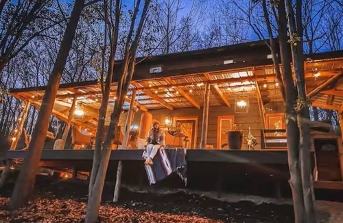 Highlandville Cabin | Ivory Gabel Cabin