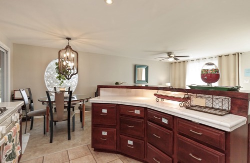 Grayslake House | IVP Manor House Close to Lake, Beach & Naval Base